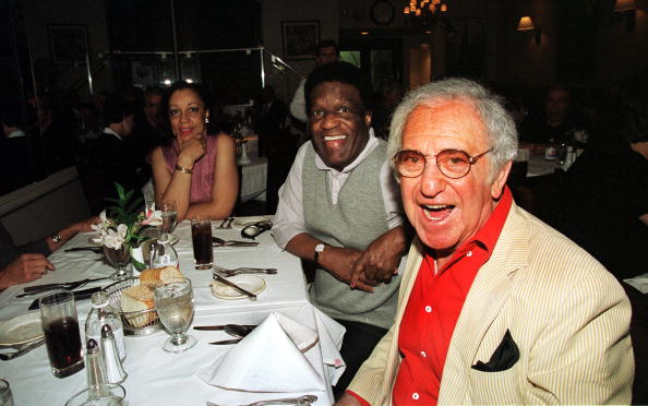 Nipsey Russell and Soupy Sales at Patsy's Resturant October 5, 2001 in New York City | Source: Getty Images