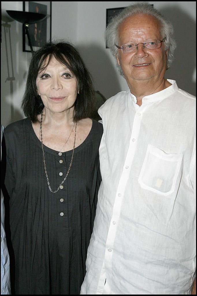 Juliette Greco et son mari Gérard Jouannest aux célébrations du 25e anniversaire du festival de Ramatuelle. | Photo : Getty Images Juliette Greco et son mari Gérard Jouannest aux célébrations du 25e anniversaire du festival de Ramatuelle. | Photo : Getty Images
