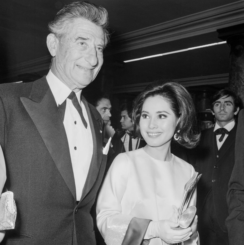 Paul-Louis Weiller y Madame Soekarno a su llegada a la Ópera de París, Francia, el 17 de enero de 1969.| Foto: Getty Images Paul-Louis Weiller y Madame Soekarno a su llegada a la Ópera de París, Francia, el 17 de enero de 1969.| Foto: Getty Images