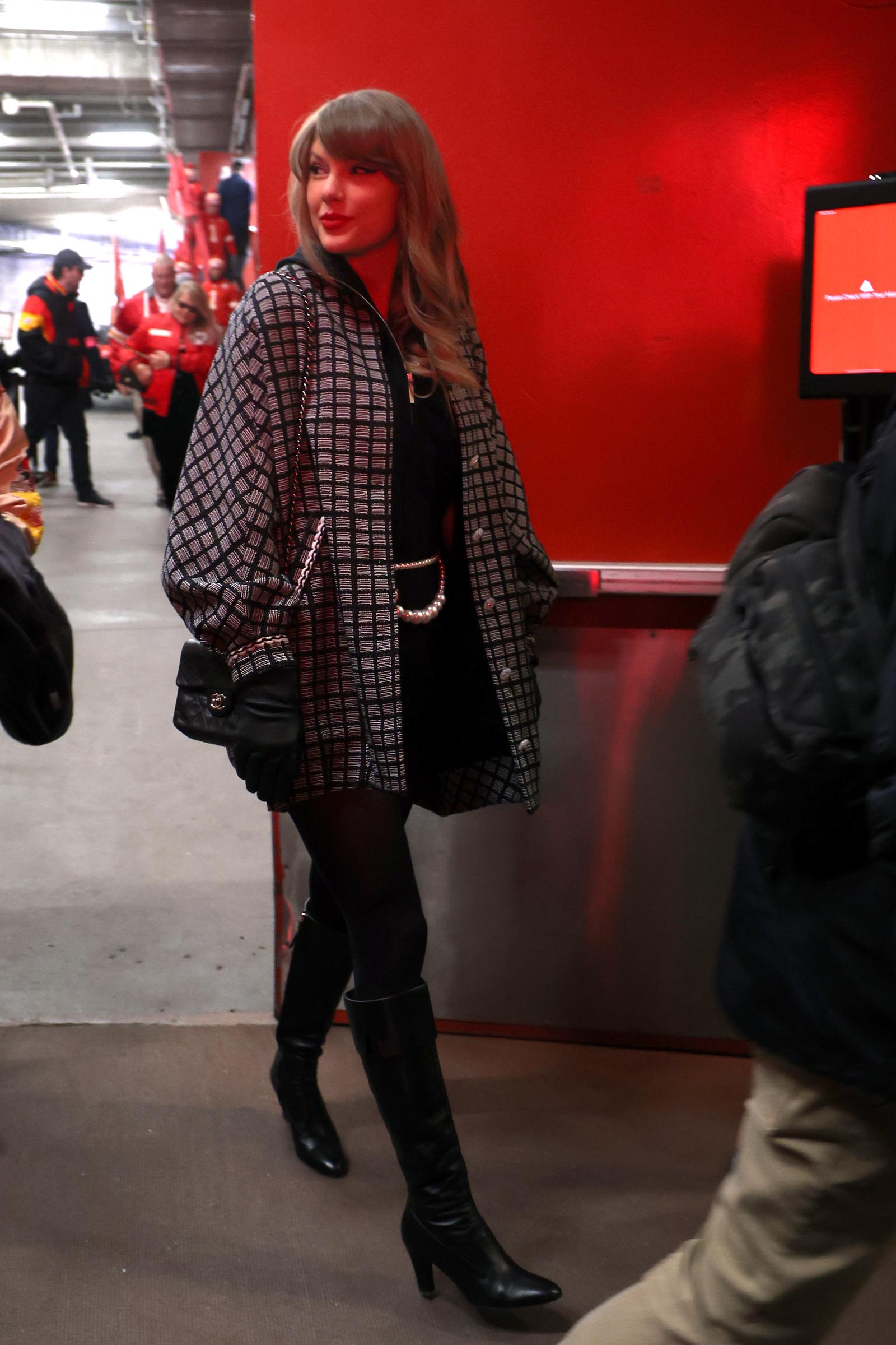 Taylor Swift arrives prior to the AFC Divisional Playoff game between the Houston Texans and Kansas City Chiefs at GEHA Field at Arrowhead Stadium in Kansas City, Missouri, on January 18, 2025 | Source: Getty Images