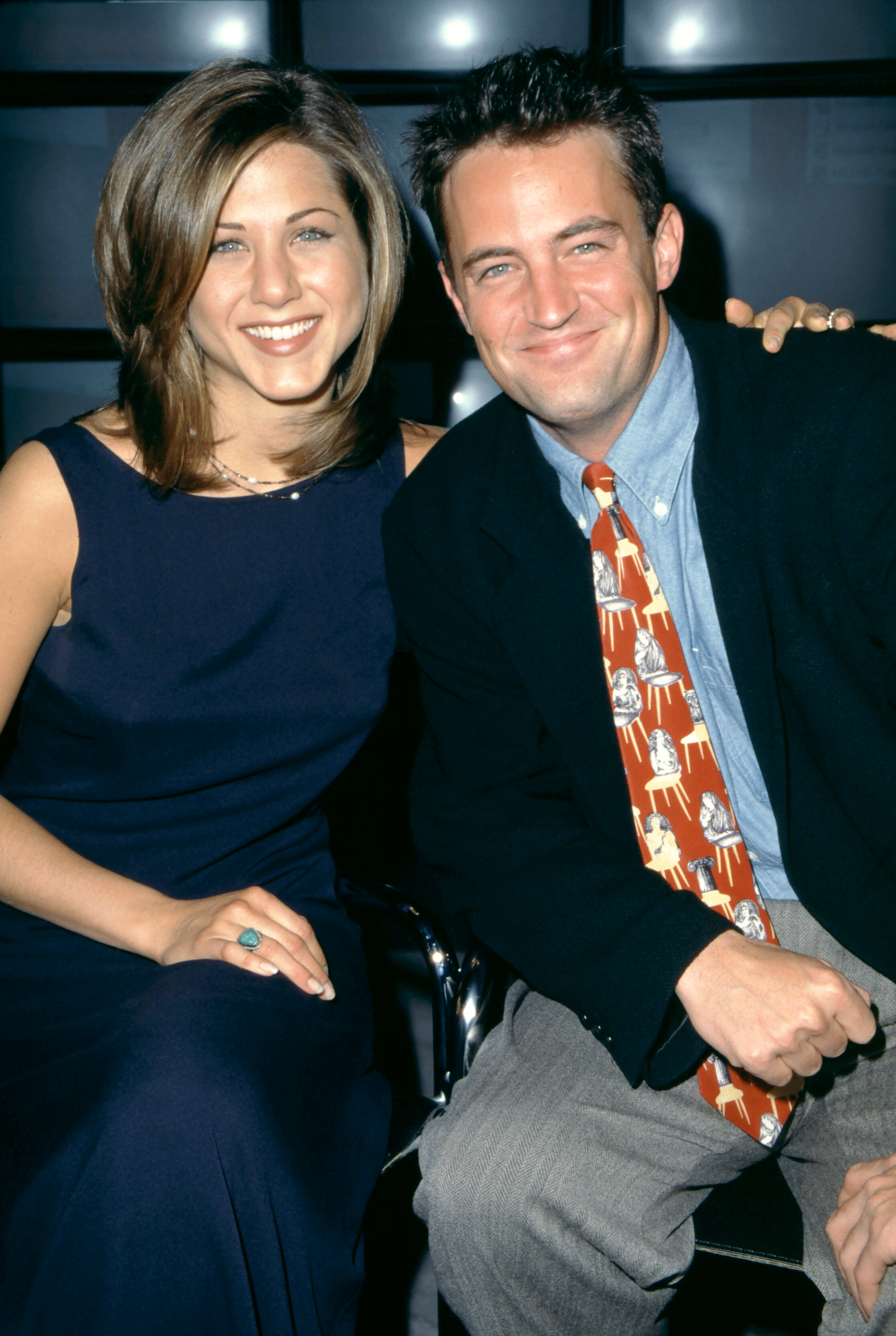 Jennifer Aniston and Matthew Perry at the NBC Fall Preview circa 1995 in New York | Source: Getty Images