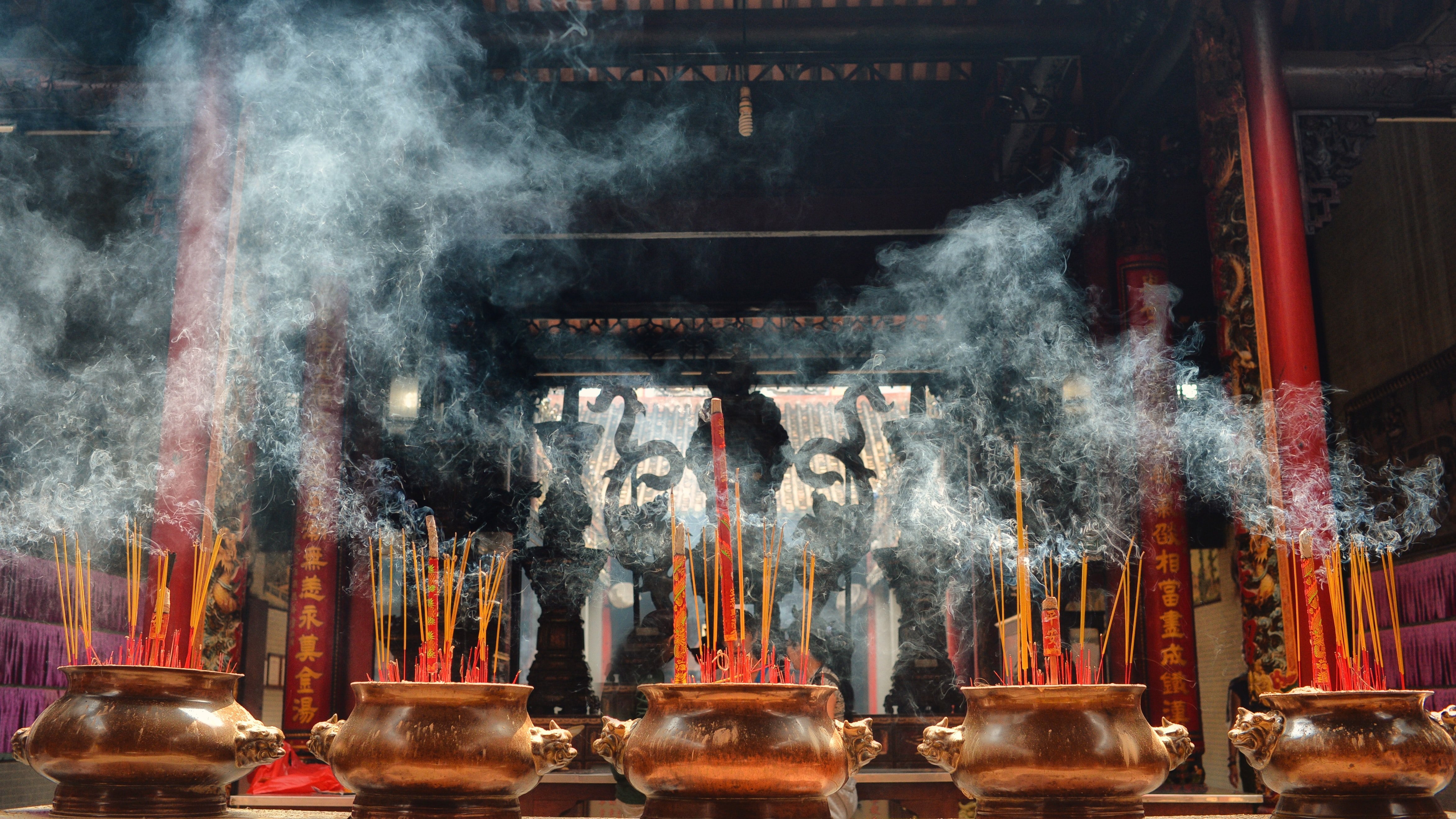 A store front lined with incense | Source: Unsplash.com 