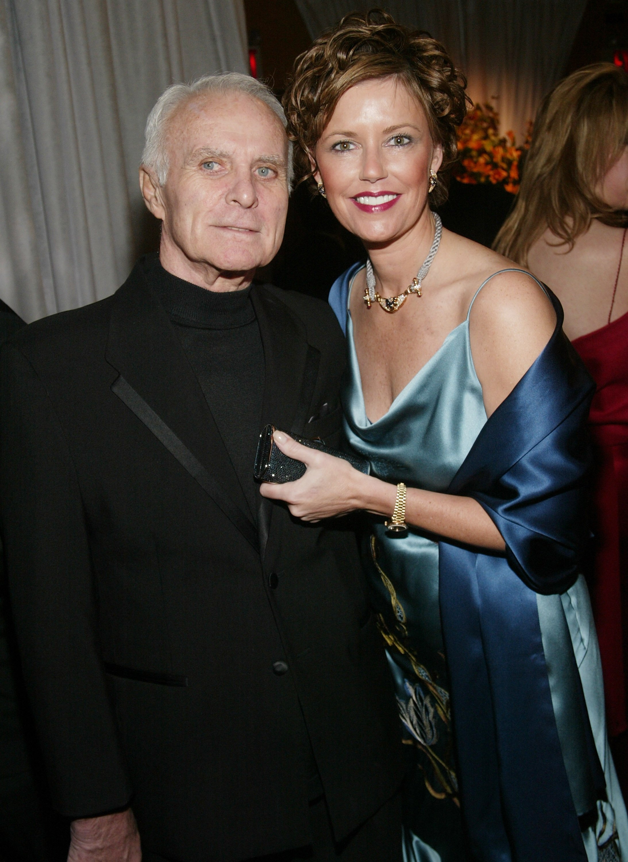 Robert Conrad and wife LaVelda at the cocktail party for the "CBS at 75" television gala at the Hammerstein Ballroom in New York City | Photo: Evan Agostini/Getty Images