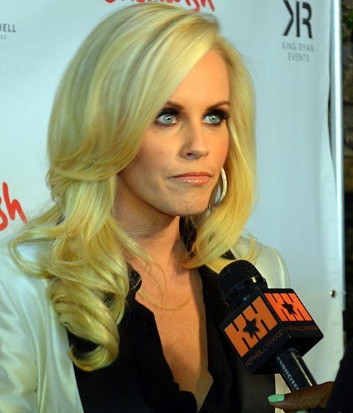 Jenny McCarthy at the Fame at the Playboy Mansion Grammy Party 2012. | Source: Wikimedia Commons