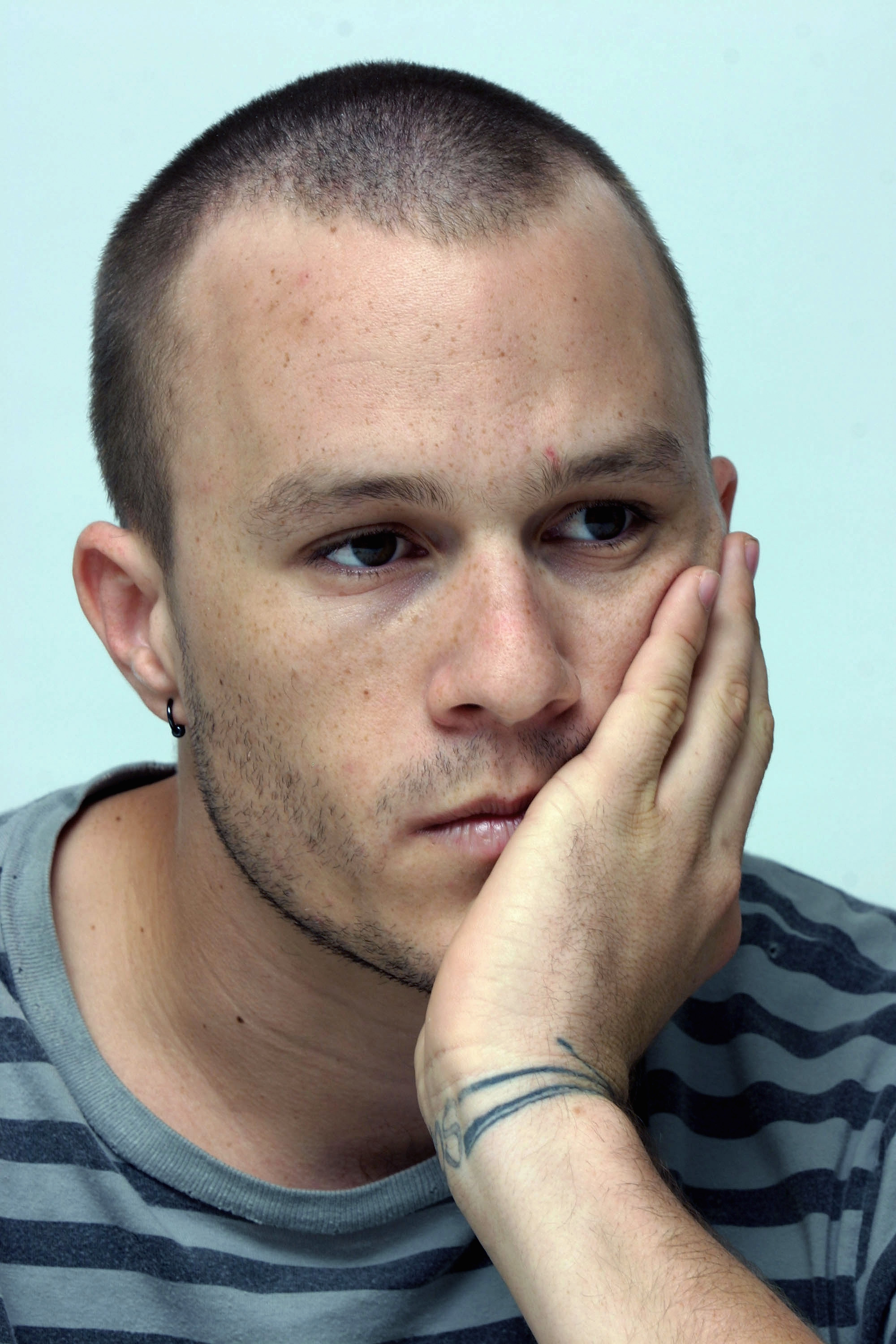 Heath Ledger at the Four Seasons Hotel in Beverly Hills, California on August 8, 2005 | Source: Getty Images