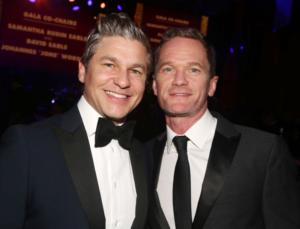 David Burtka and Neil Patrick Harris pose at the 2020 Roundabout Theater Gala on March 2, 2020 | Photo Getty Images
