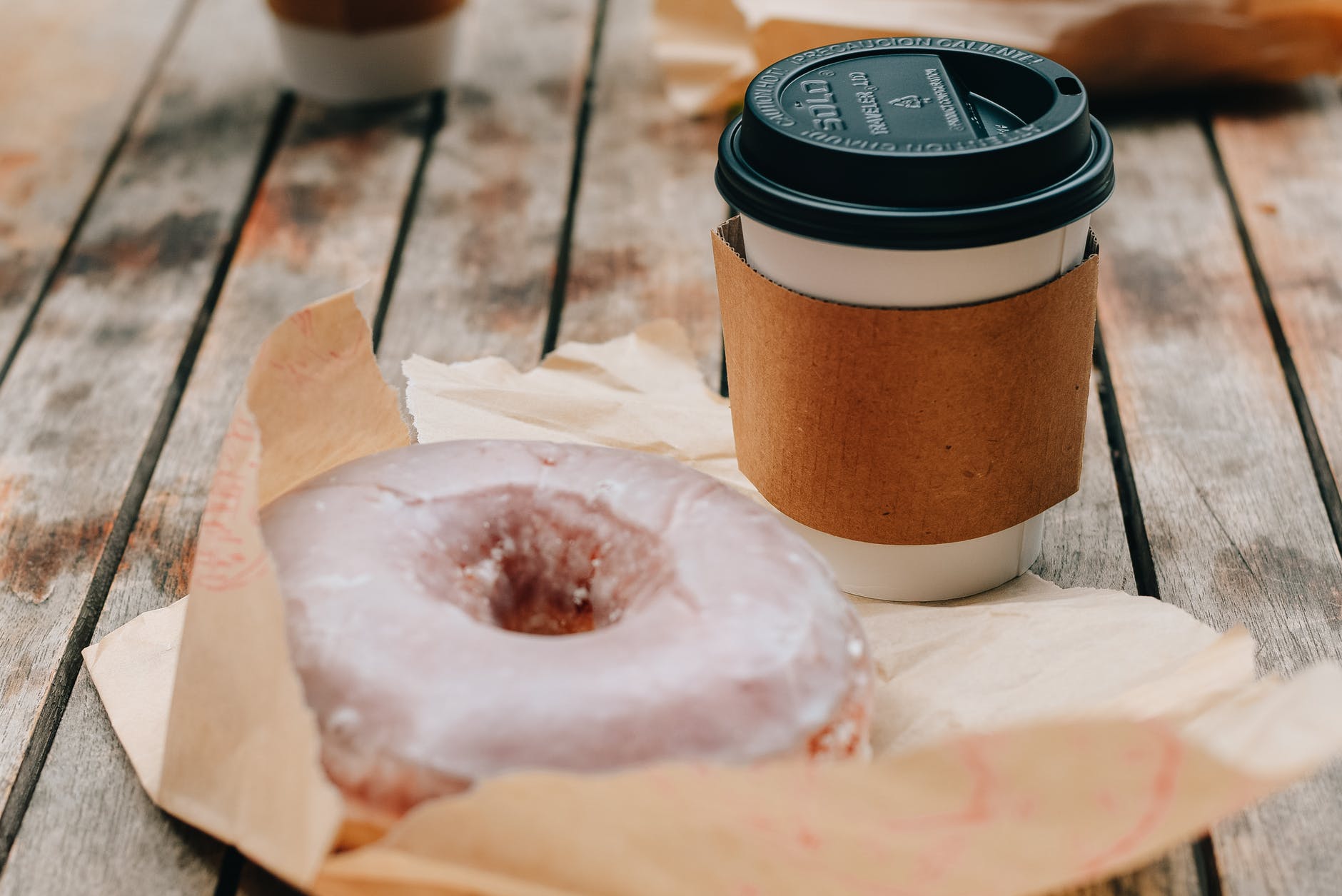 The woman bought Mrs. Wilcox something to eat and a hot chocolate. | Source: Pexels