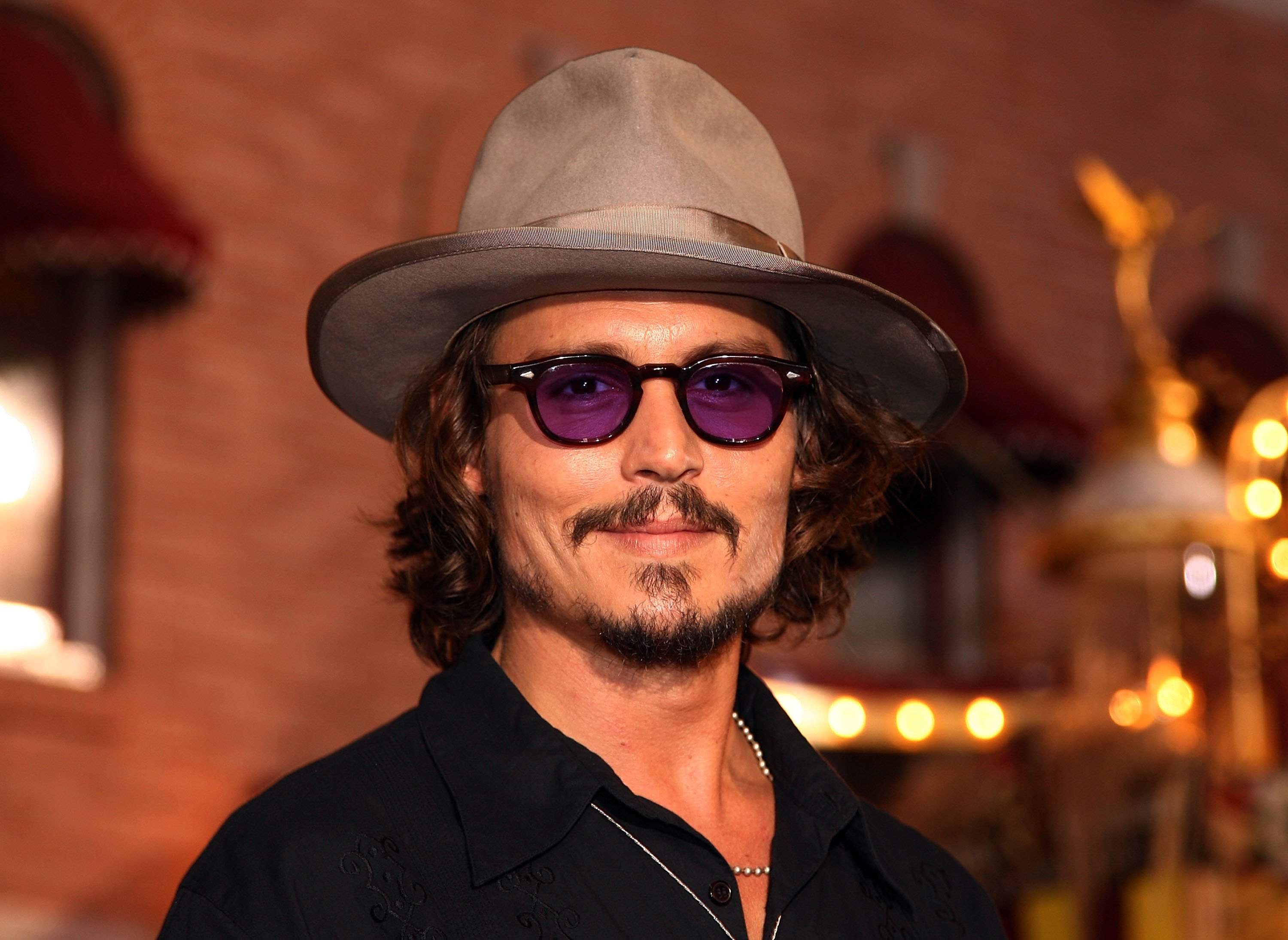Johnny Depp at Disneyland on June 24, 2006 in Anaheim, California | Source: Getty Images