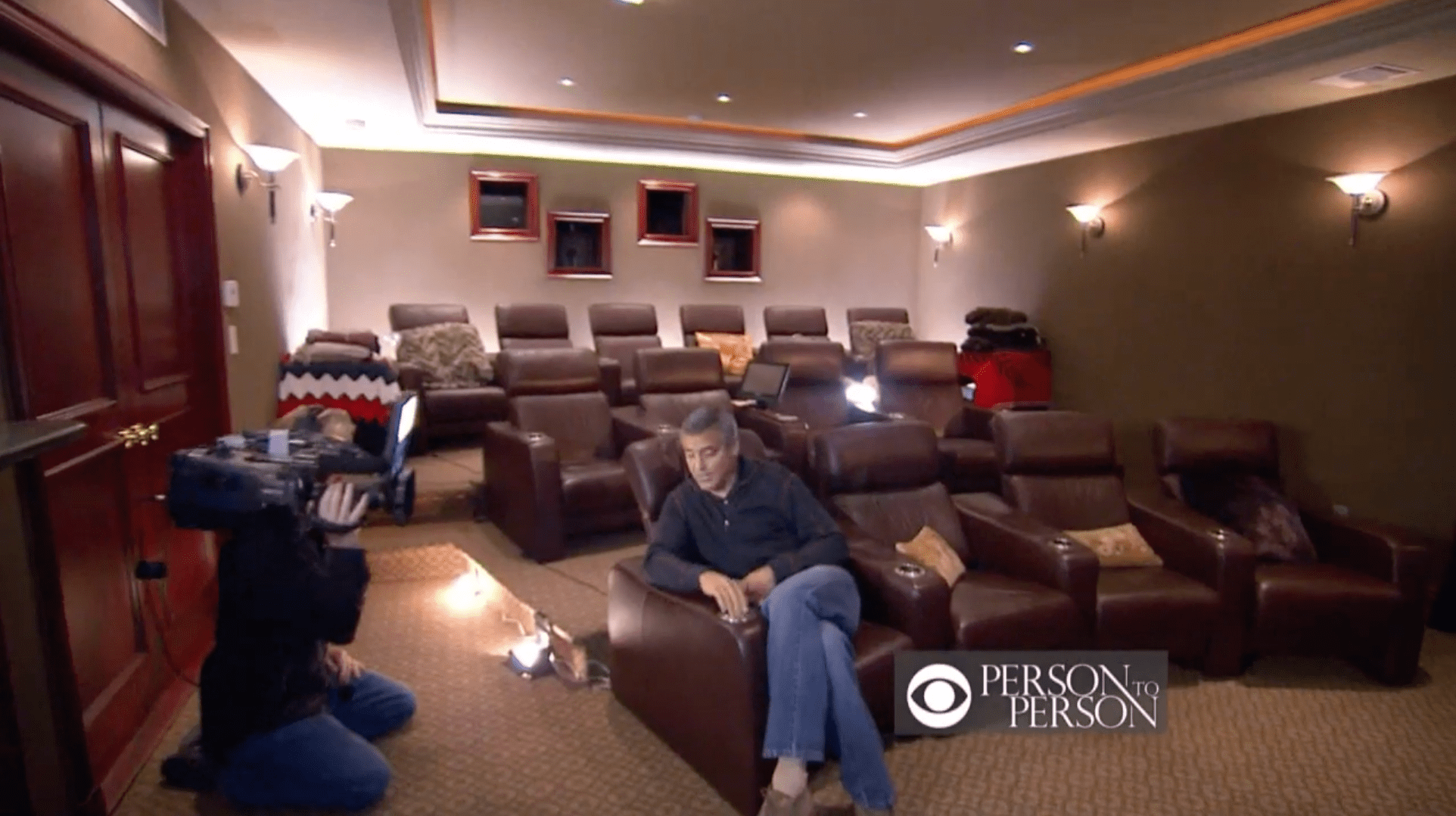 A part of George Clooney's Los Angeles home as seen on CBS News' "Person to Person" on February 8, 2012. | Source: YouTube/CBS News