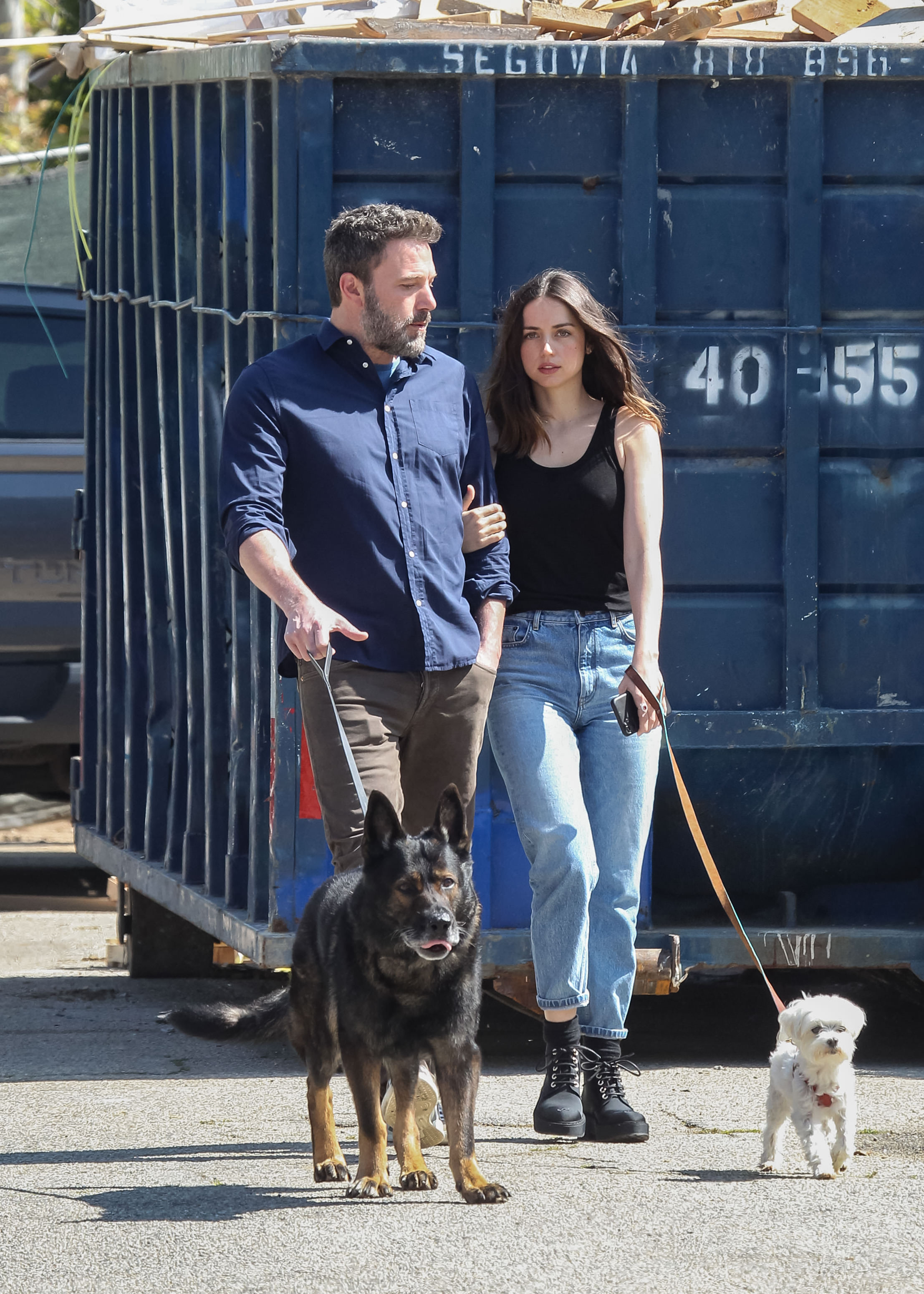 Ben Affleck and Ana de Armas are seen on April 1, 2020 | Source: Getty Images