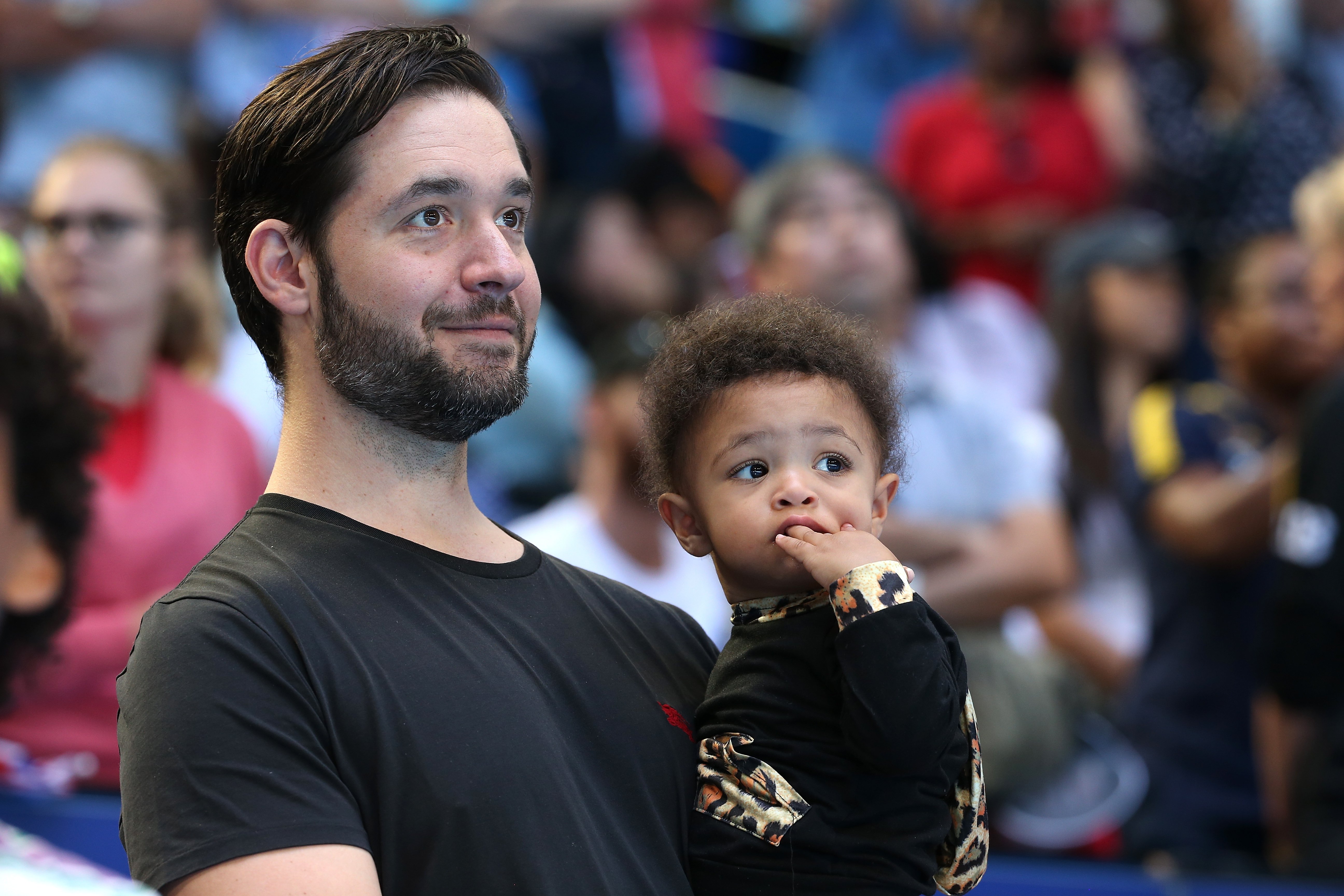 Alexis Ohanian & Olympia Ohanian watch Serena Williams during the 2019 Hopman Cup on Janu. 03, 2019 in Perth, Australia | Photo: Getty Images