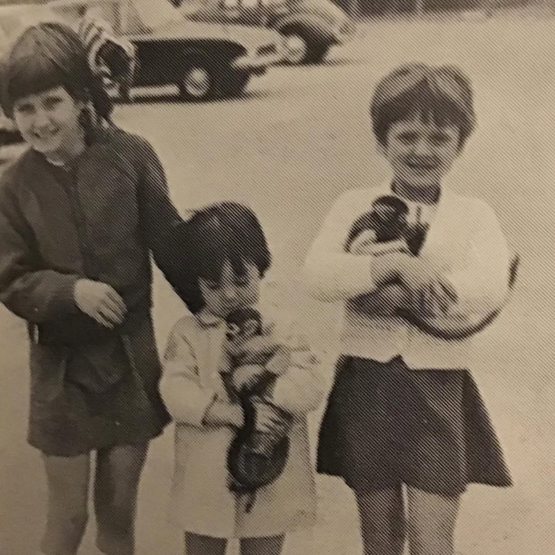 Yong Coleen Nolan with her sisters, as seen in a photo posted on 4 October 2025. | Source: Instagram/coleen_nolan