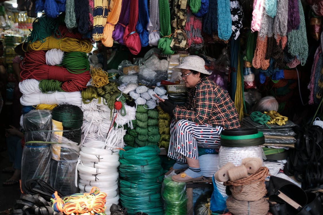 Un puesto de venta de un mercado de la calle. | Foto: Pexels