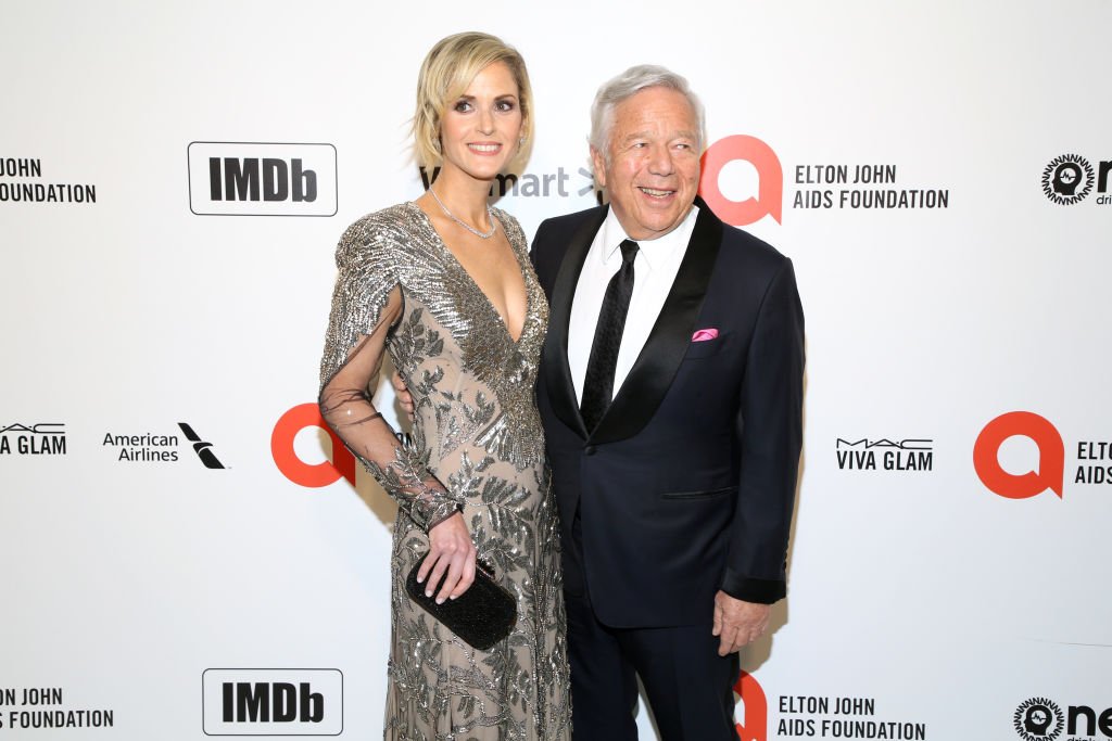 Dana Blumberg and Robert Kraft at the 28th Annual Elton John AIDS Foundation Academy Awards Viewing Party on February 09, 2020 | Source: Getty Images