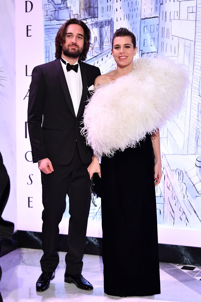 Dimitri Rassam y Carlota Casiraghi en el Rose Ball 2018 en beneficio de la Fundación Princess Grace en Sporting Monte-Carlo, el 24 de marzo de 2018 en Monte-Carlo, Mónaco. | Imagen: Getty Images Dimitri Rassam y Carlota Casiraghi en el Rose Ball 2018 en beneficio de la Fundación Princess Grace en Sporting Monte-Carlo, el 24 de marzo de 2018 en Monte-Carlo, Mónaco. | Imagen: Getty Images