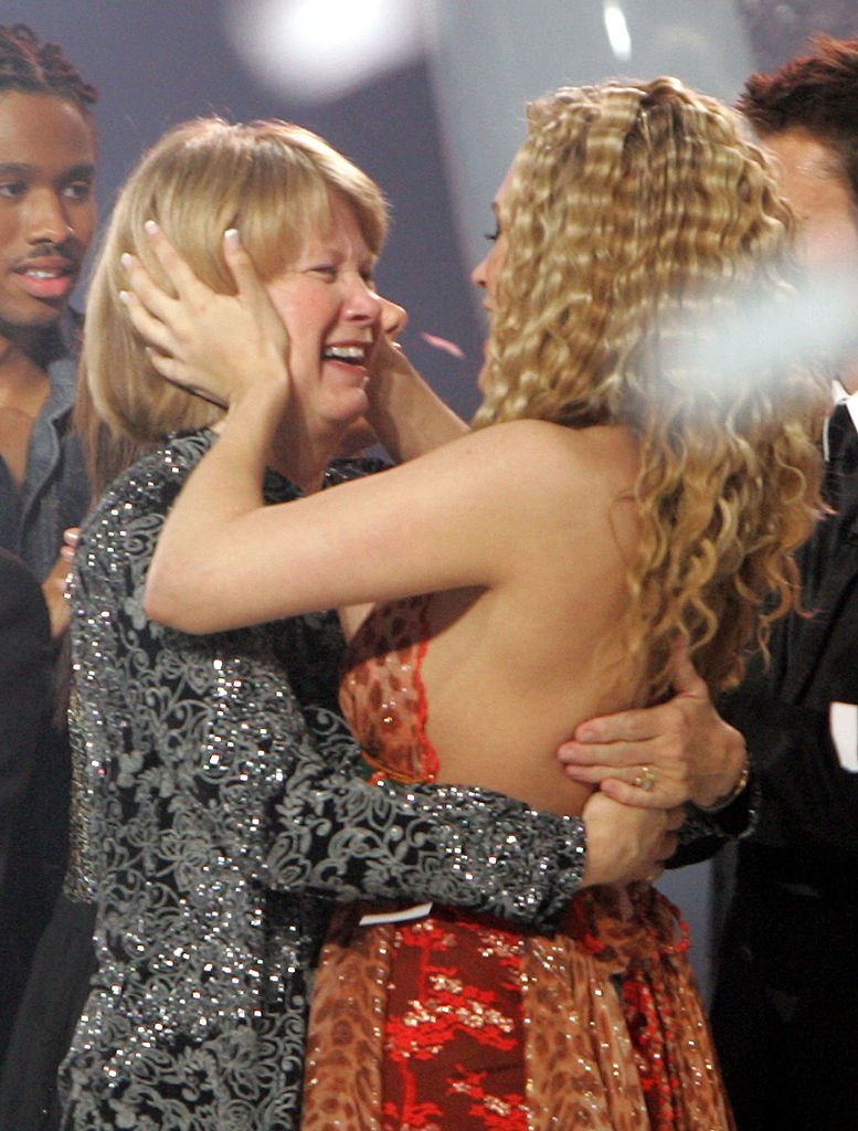 Carole Underwood and Carrie Underwood after Carrie was named the new American Idol on May 25, 2005, in Hollywood | Photo: Getty Images