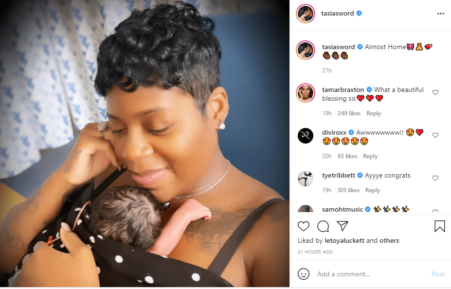 Fantasia and her new born daughter | Photo: Instagram/tasiasworld