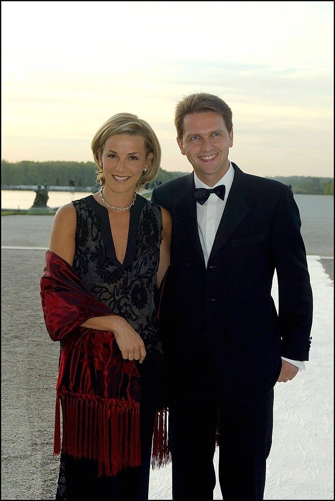 Laurence Ferrari et Thomas Hugues à Versailles, France, le 30 septembre 2002. | Photo : Getty Images