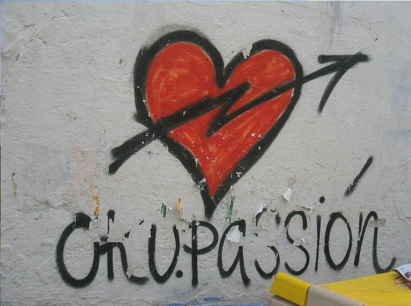 Grafiti en apoyo a la “okupación” en Sevilla. | Foto: Wikipedia