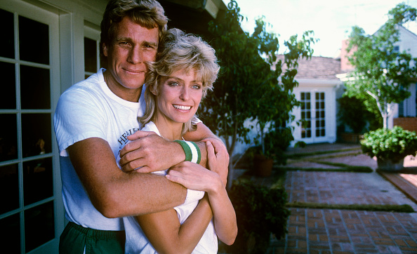 Ryan O'Neal and Farrah Fawcett photographed in 1980 | Source: Getty Images