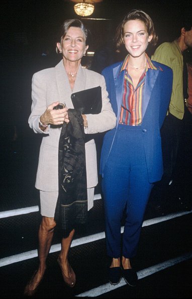 Nicole Courcel et sa fille Julie Andrieu - Première de la pièce "Poesies Secretes" - 1993. | Photo : Getty Images Nicole Courcel et sa fille Julie Andrieu - Première de la pièce "Poesies Secretes" - 1993. | Photo : Getty Images
