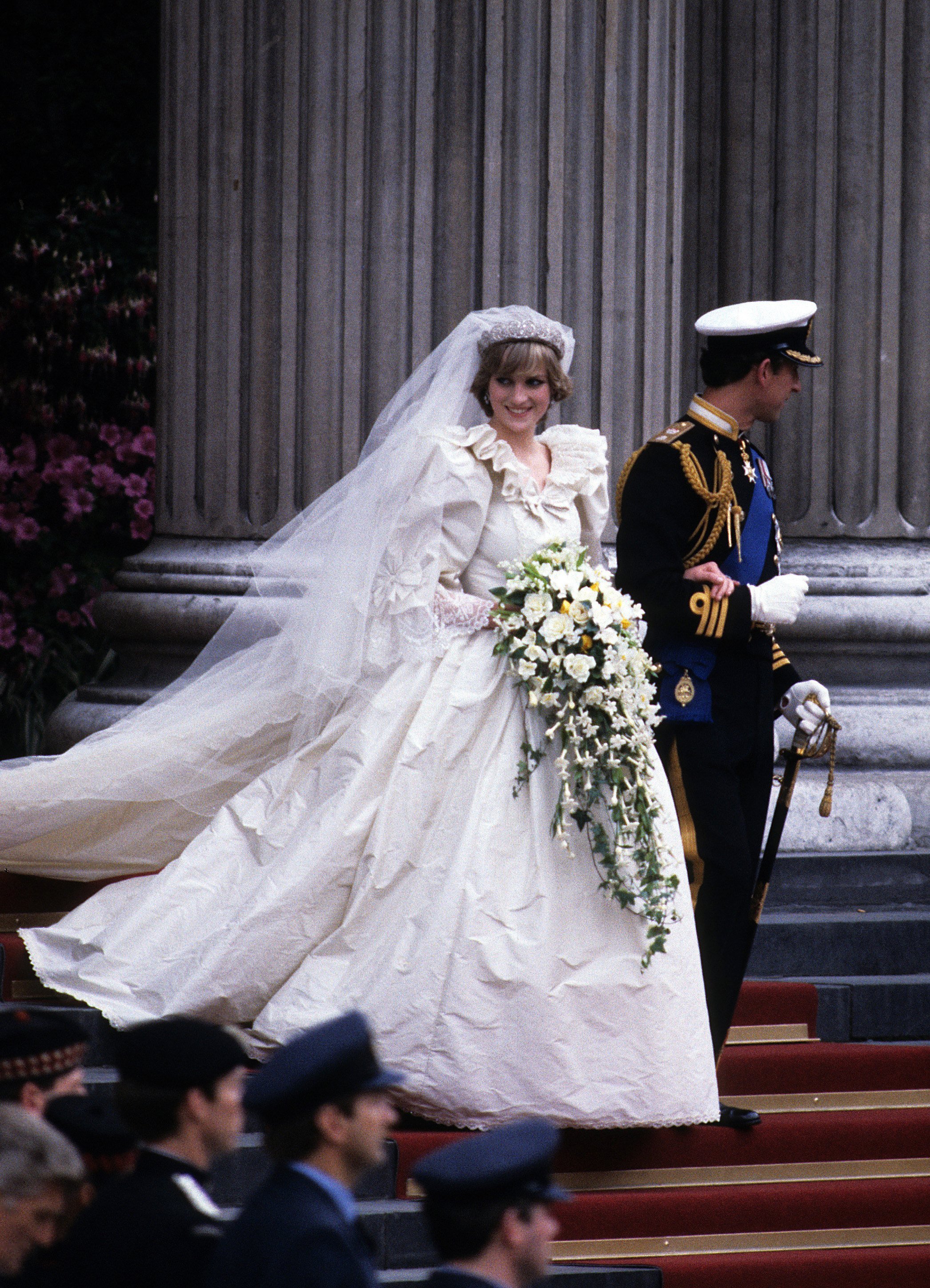 Prince Charles and Diana eave St. Paul's Cathedral following their wedding on July 29, 1981 in London, England. | Source: Getty Images