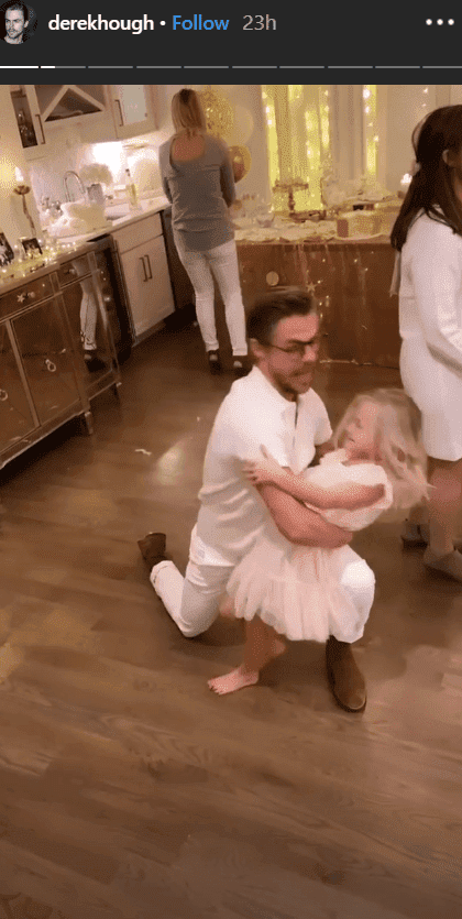 Derek Hough dancing with his niece  | Photo: Instagram/@Derekhough
