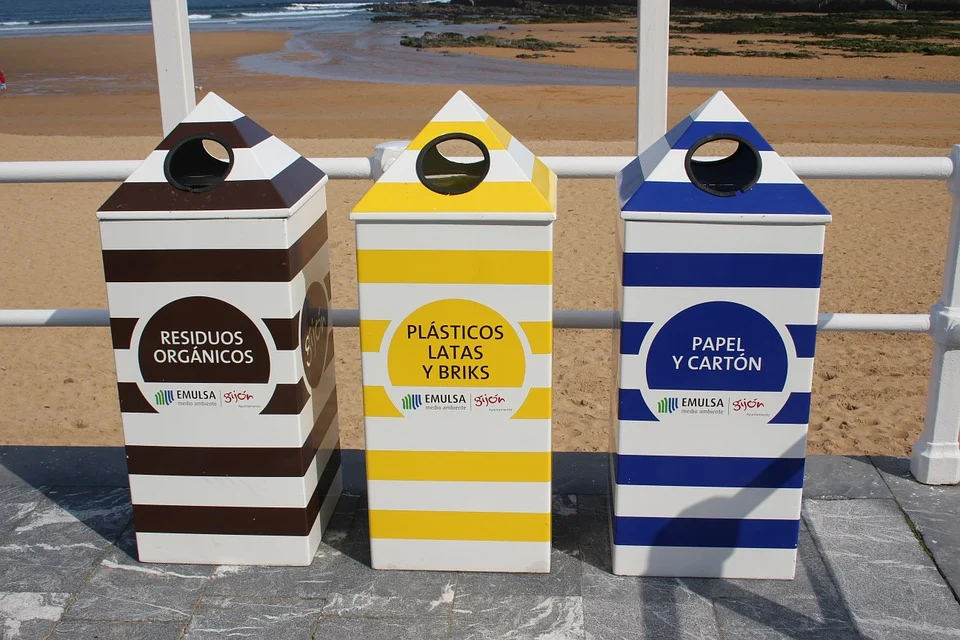 Botes de basura. | Foto: Pixabay