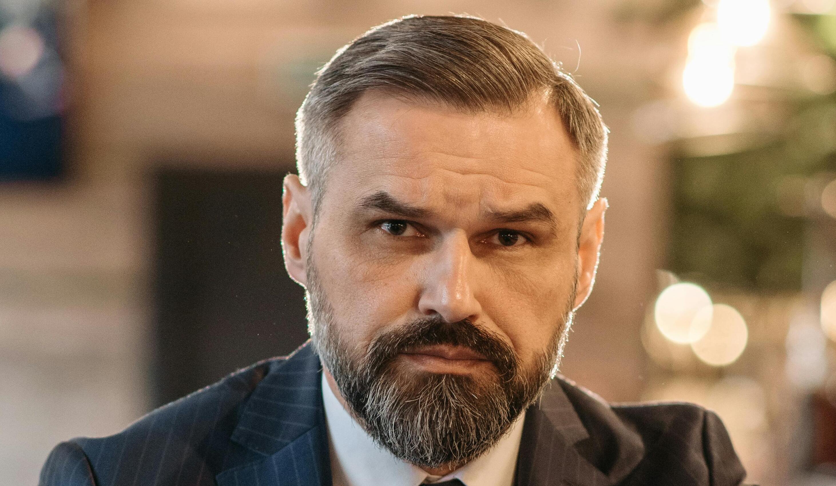 A middle-aged man with a stern expression | Source: Pexels