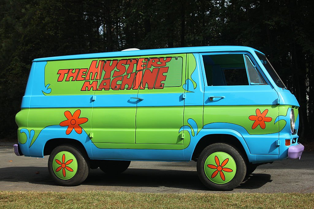 A replica of Scooby-Doo's "Mystery Machine" van owned by Fred. | Photo: Getty Images