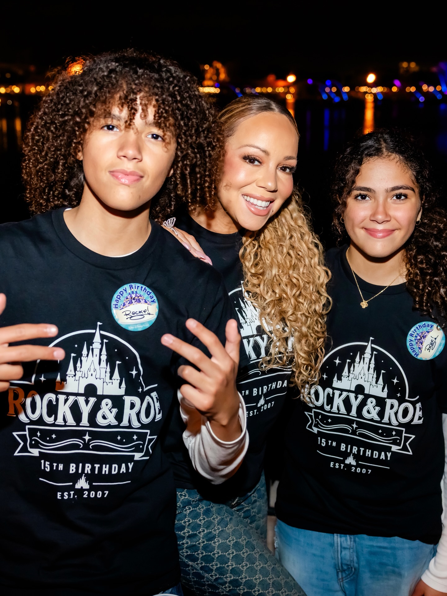 Moroccan and Monroe pose with Mariah Carey | Source: Facebook/mariahcarey