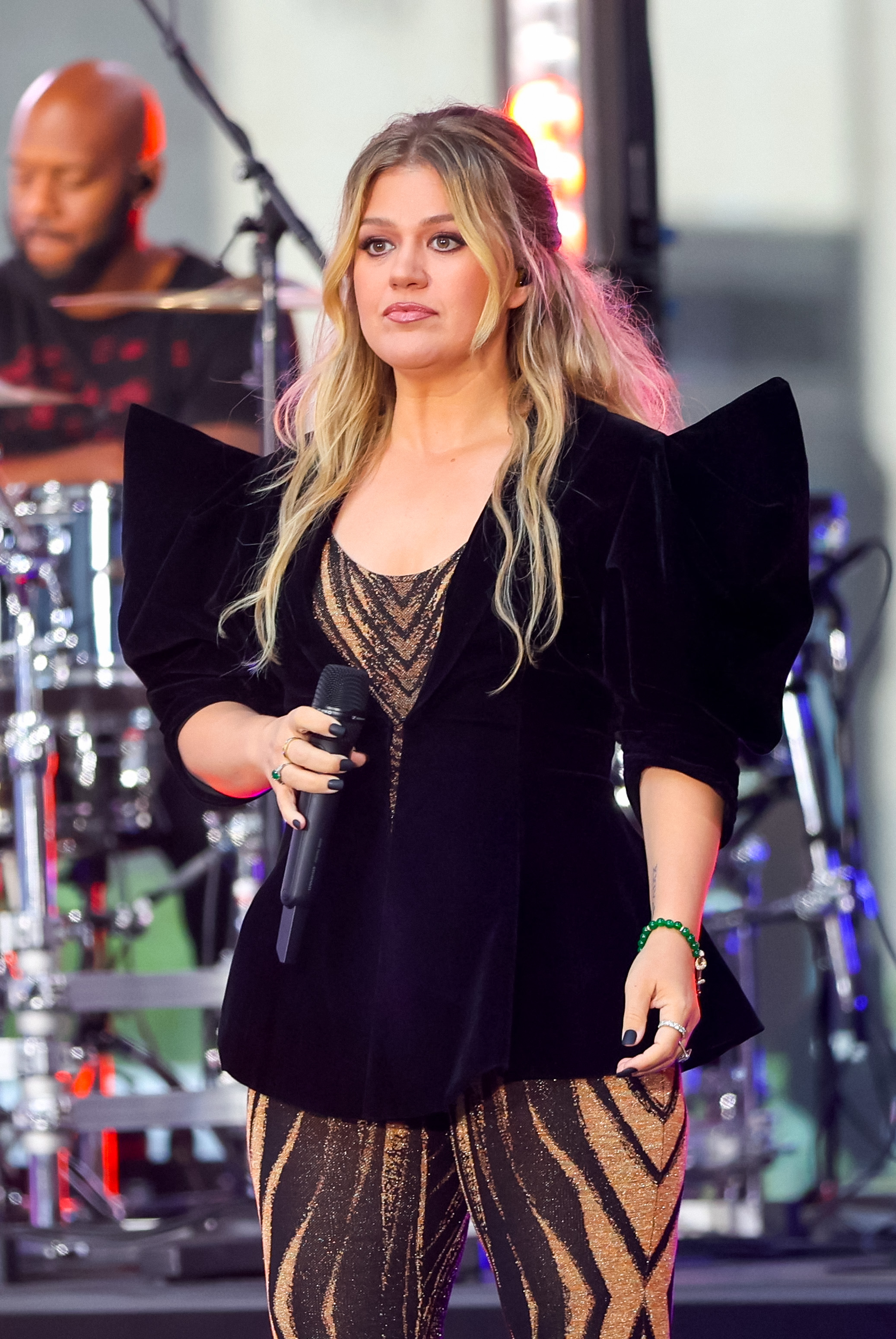 Kelly Clarkson performing at the Citi Concert Series for the "Today" Show in New York City on September 22, 2023 | Source: Getty Images