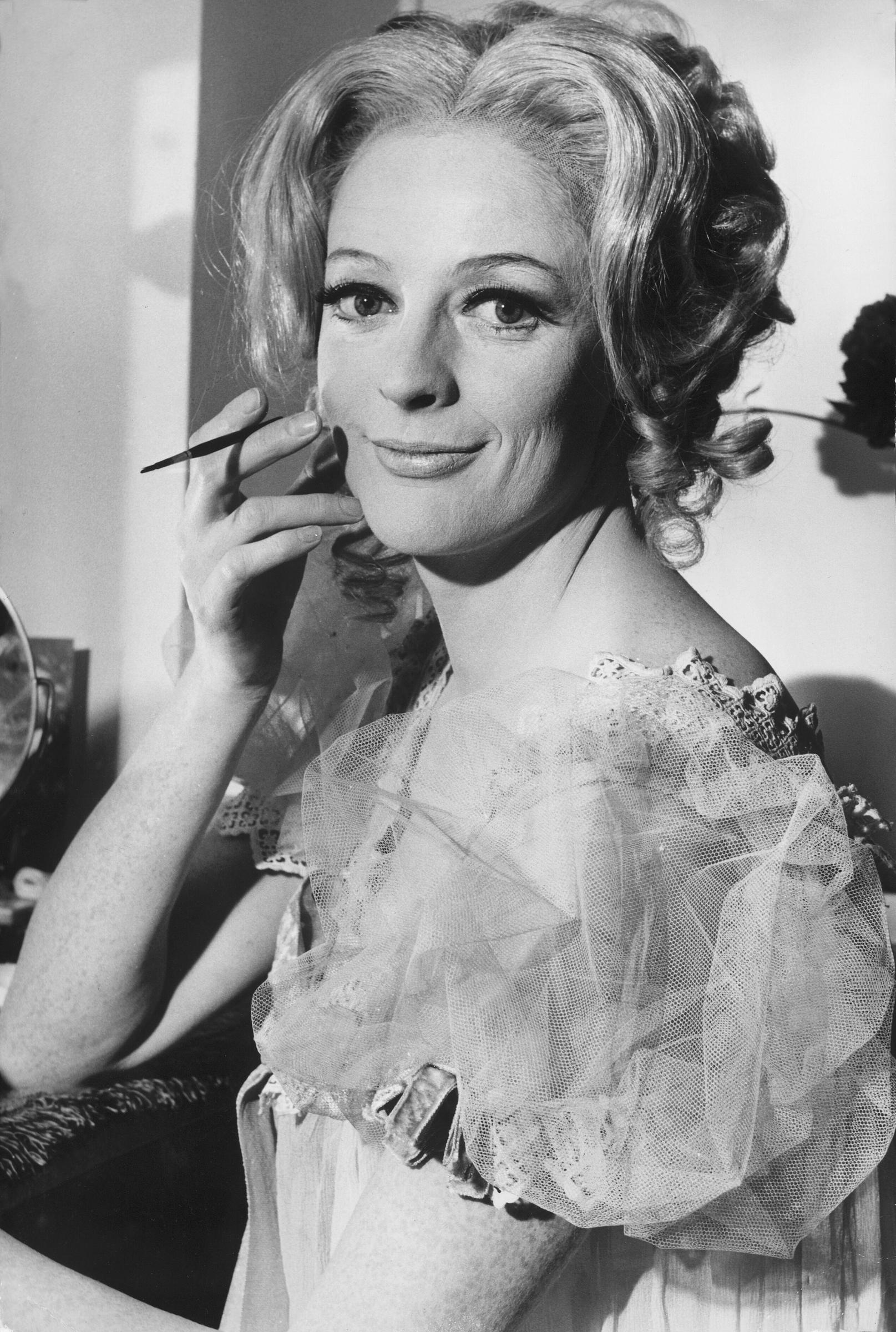 Maggie Smith photographed at The Old Vic Theatre on October 24, 1967, in London, England. | Source: Getty Images