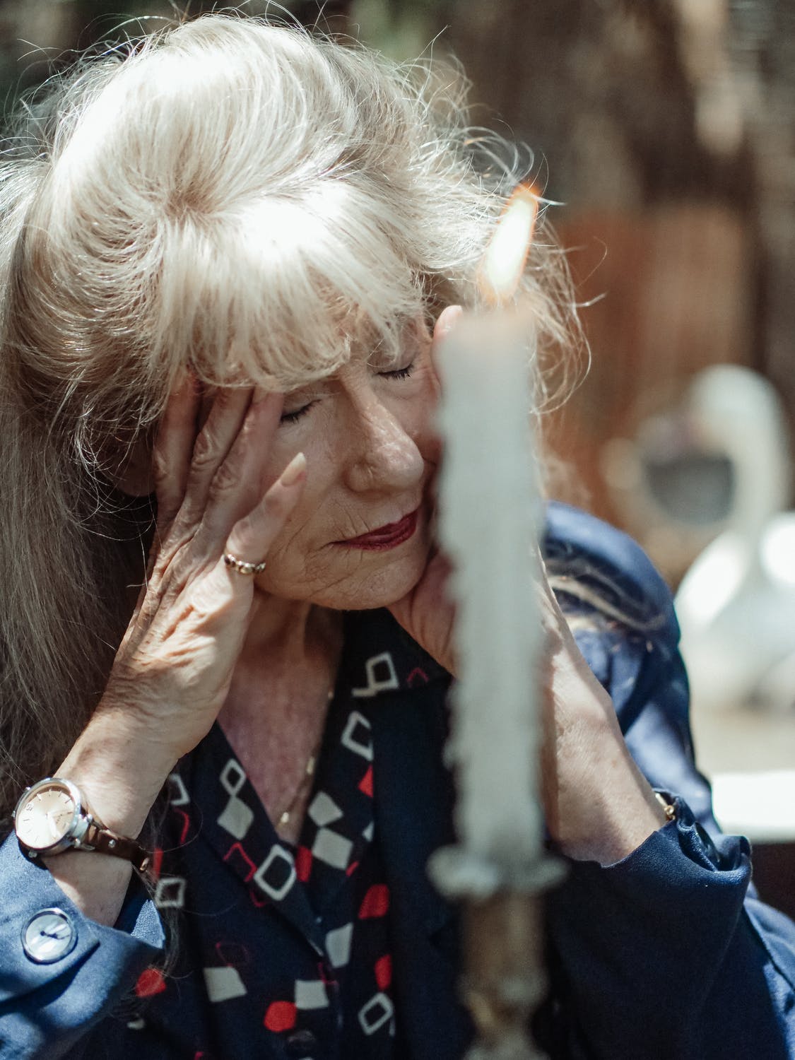 Silvia was devastated to be a burden to her daughters. | Source: Pexels