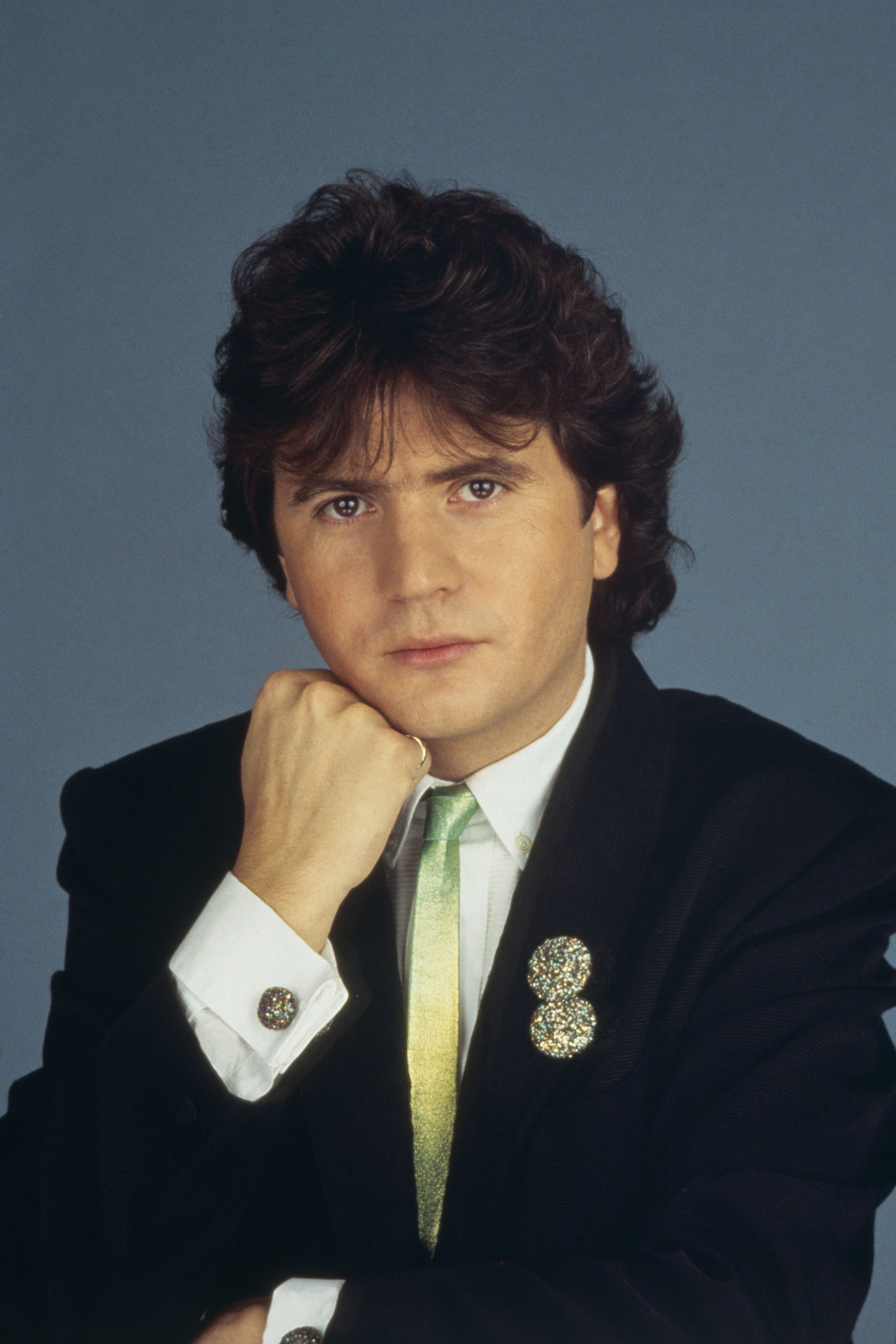 Le chanteur français Daniel Balavoine lors de la promotion du single intitulé Belle, un duo avec la chanteuse suédoise Frida, du groupe Abba. | Photo : Getty Images