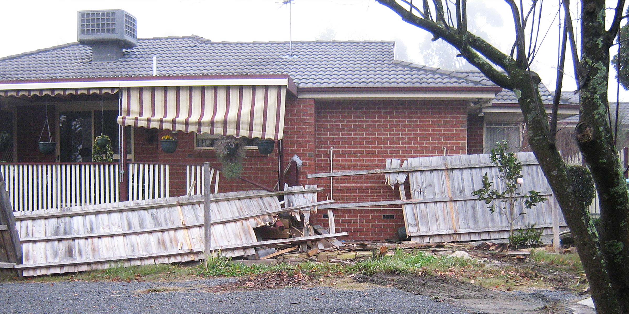 A broken fence | Source: Flickr
