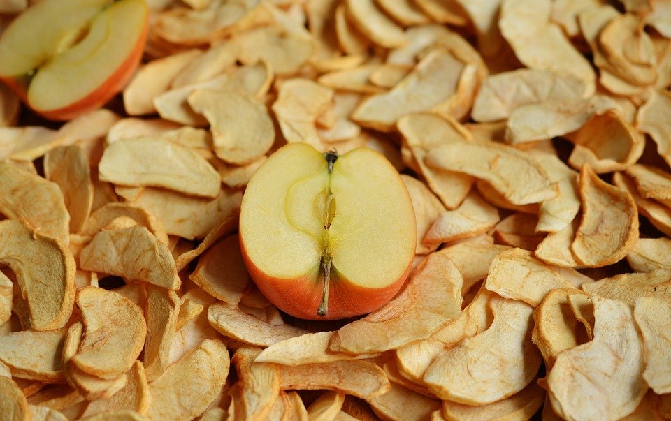 Rebanadas de manzana deshidratadas. | Fuente: Pixabay