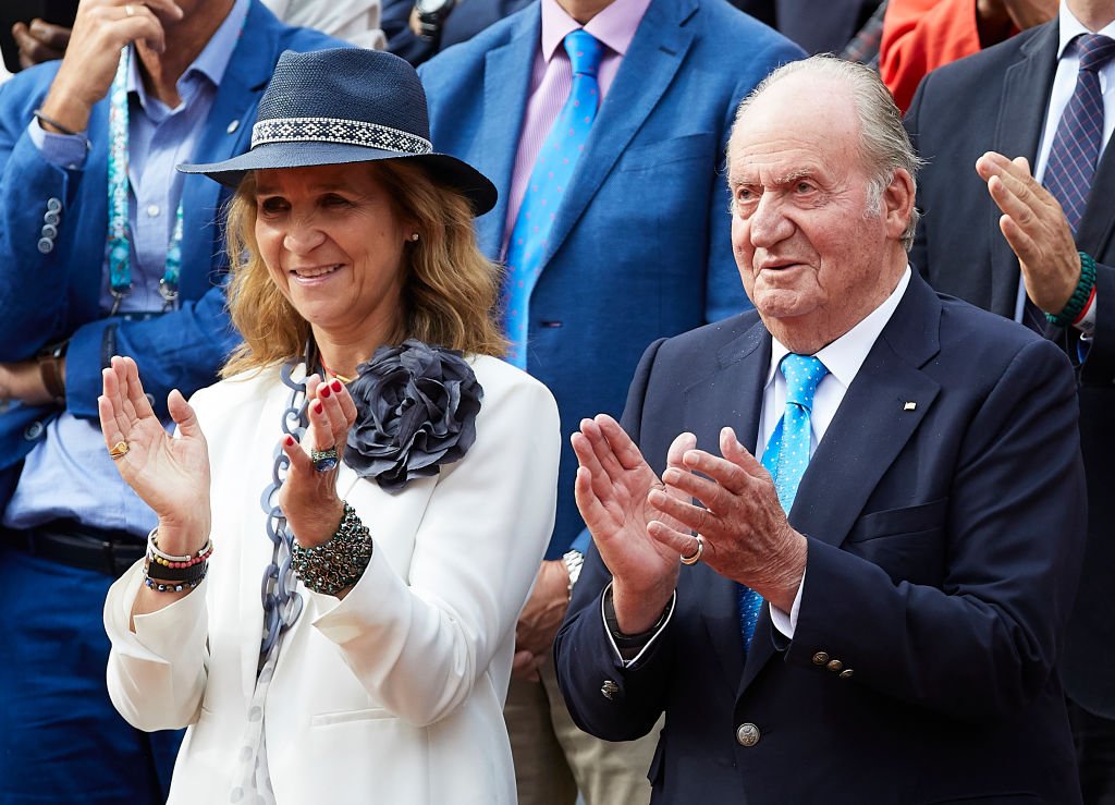 El rey Juan Carlos y la infanta Elena en la final de individuales masculinos entre Rafael Nadal de España y Dominic Thiem de Austria durante el día quince del Abierto de Francia de 2019, en París, Francia. | Imagen: Getty Images