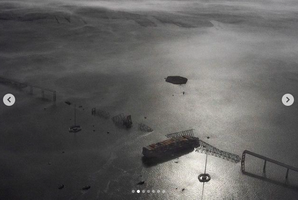 The scene where a container ship crashed into the Francis Scott Key Bridge in Baltimore, MD as seen from a plane on March 26, 2024 | Source: Instagram/vanhoutenphoto