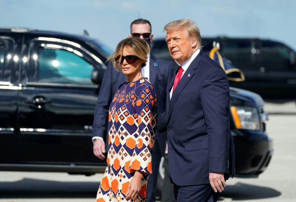 Donald Trump y Melania Trump en el Aeropuerto Internacional de Palm Beach, el 20 de enero de 2020 en West Palm Beach, Florida. | Foto: Getty Images
