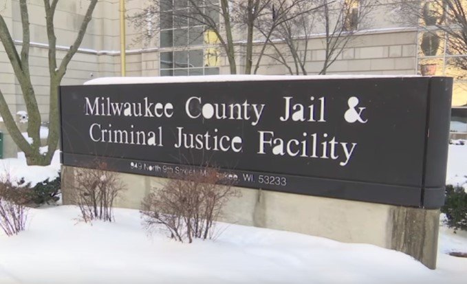 Photo of Milwaukee County Jail | Photo: Youtube / Daily Mail