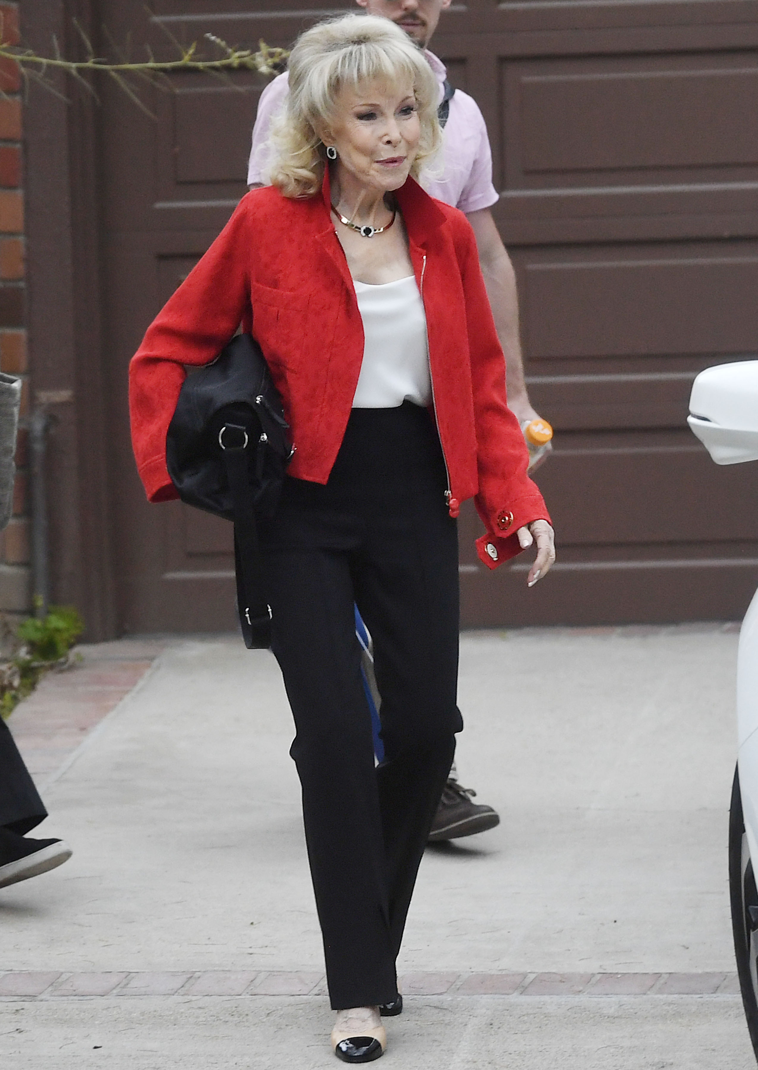 Although she is in her 90s, Barbara Eden still keeps active to keep her youthful appearance. | Source: Getty Images