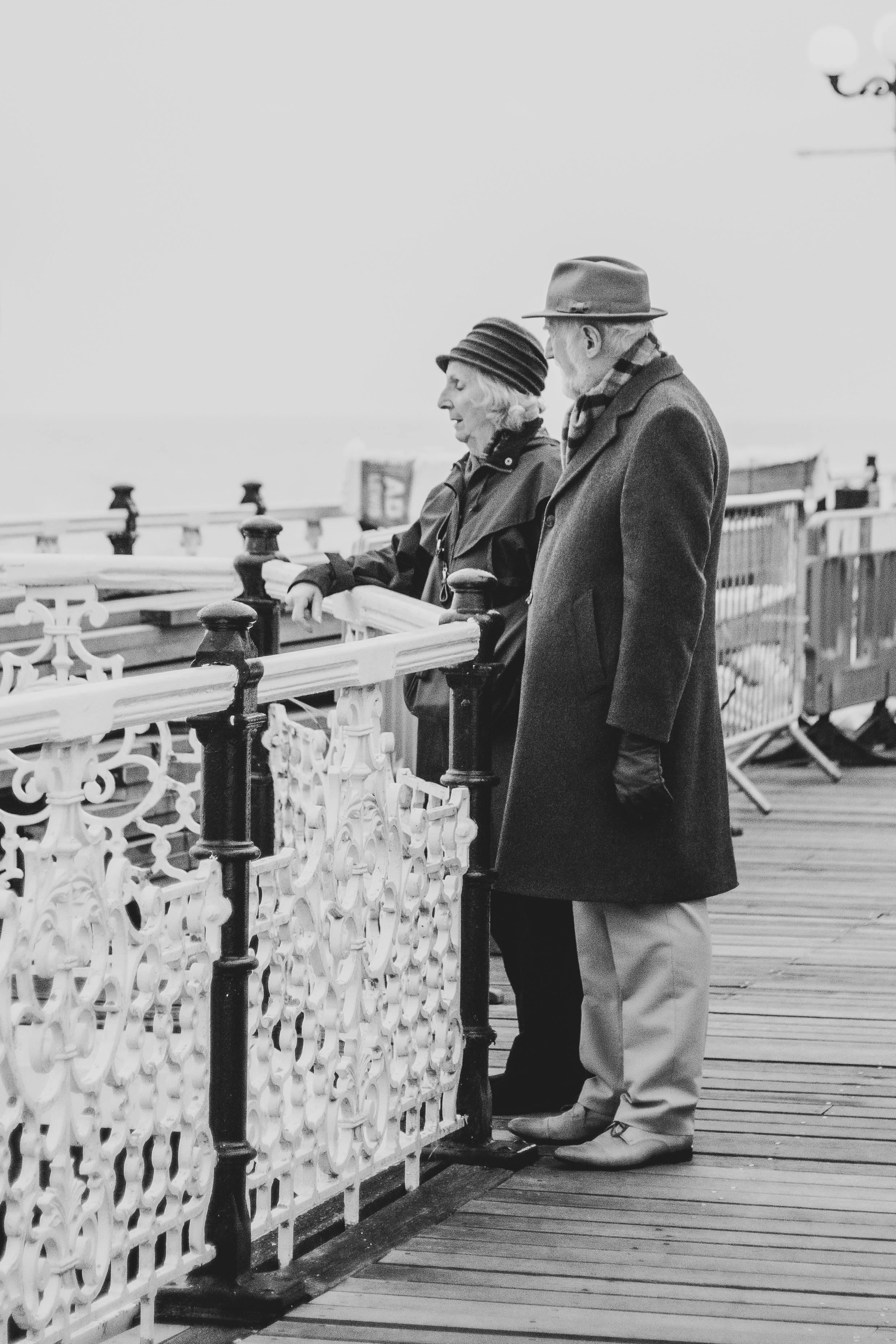 A senior couple talking | Source: Pexels