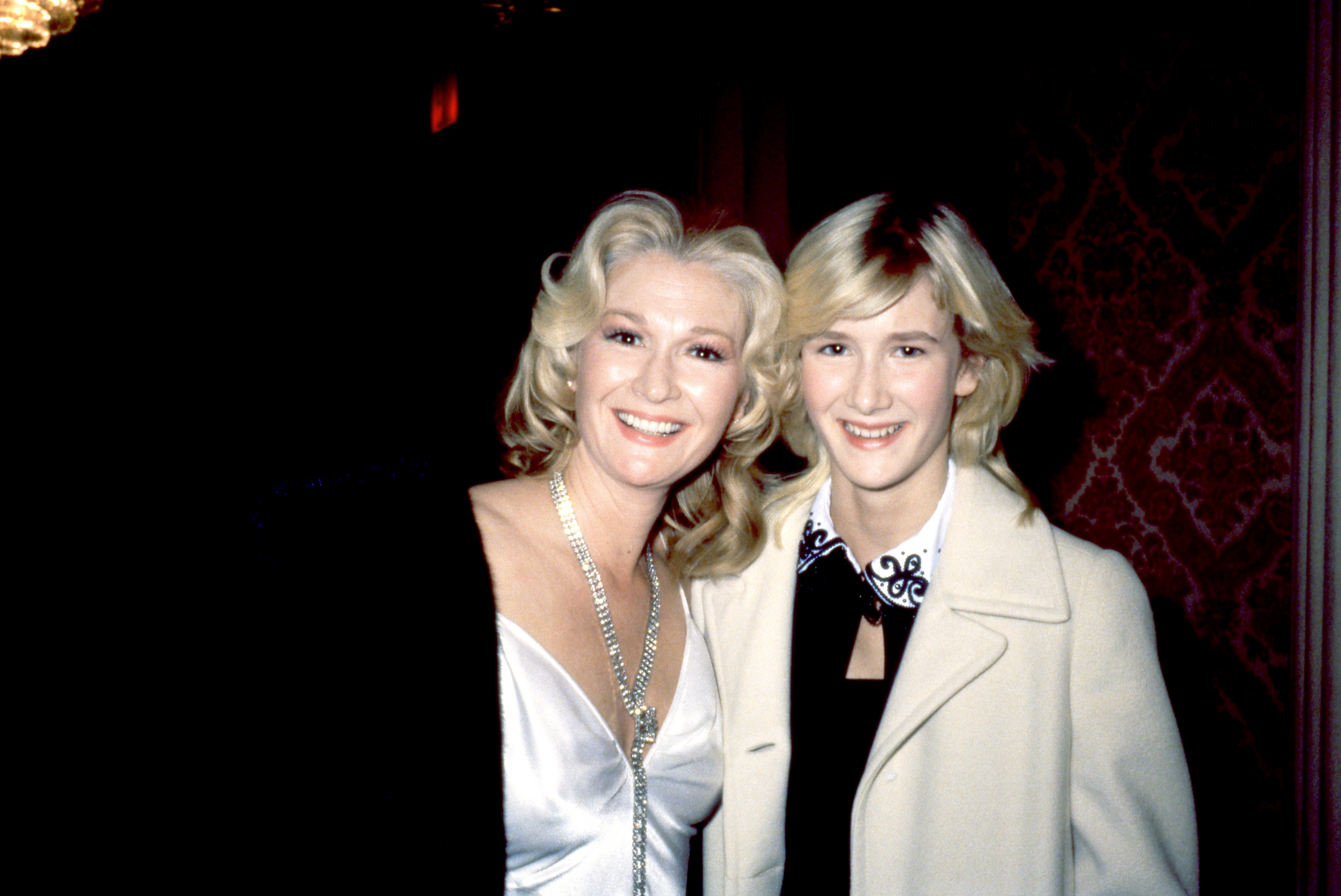 Diane Ladd and her daughter, Laura Dern, attend the First Annual Actors Studio Awards Dinner in New York City on November 5, 1980 | Source: Getty Images