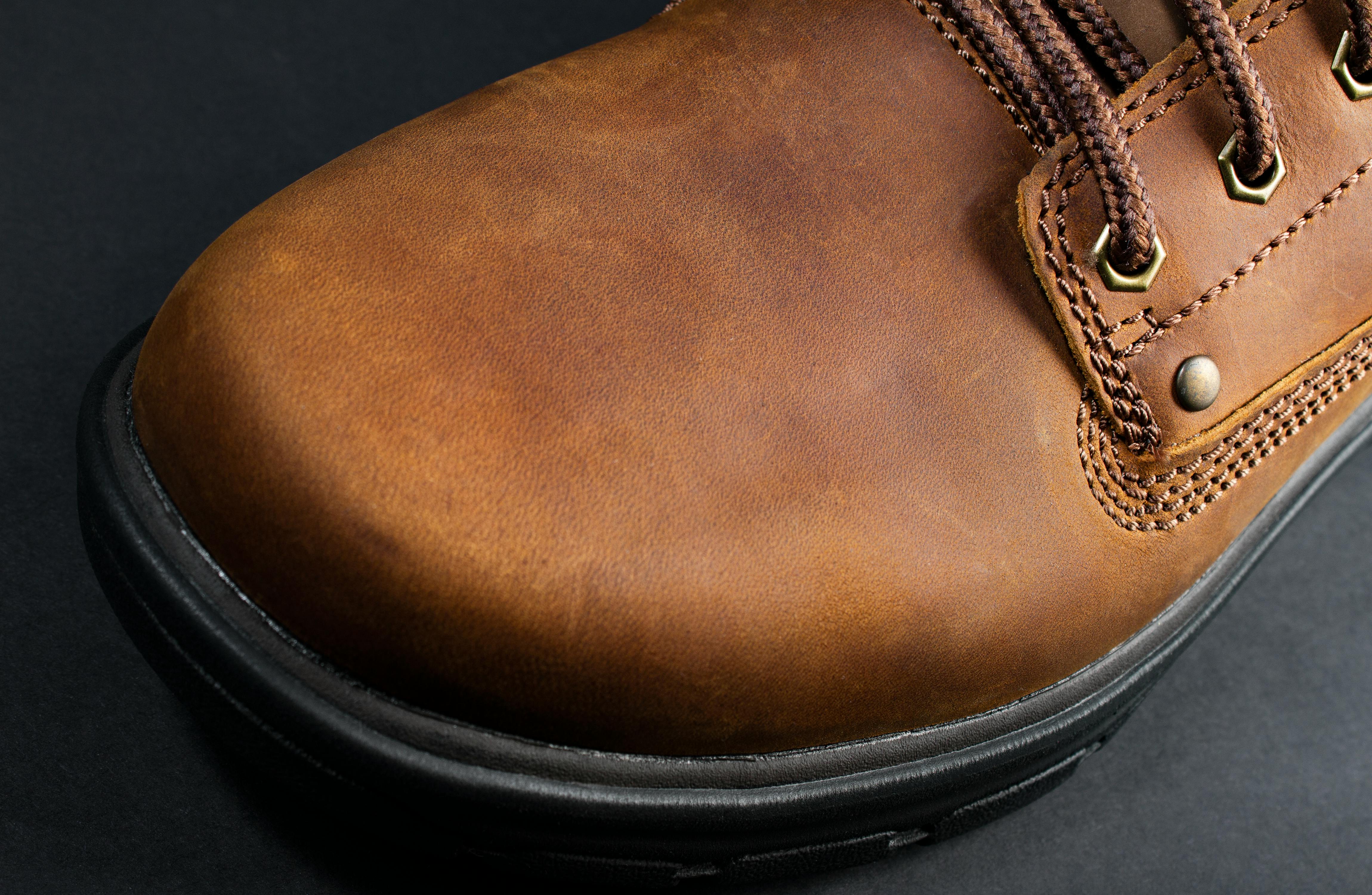 A brown leather shoe | Source: Pexels