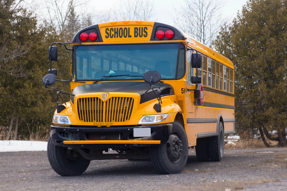 Le bus scolaire est arrivé 2 heures plus tard | Photo : Unsplash