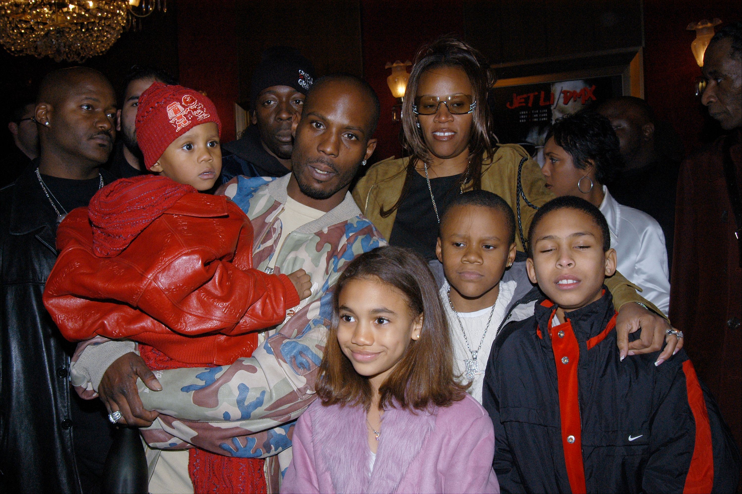 Rapper DMX, wife Tashera and children at the Ziegfeld Theater "Cradle 2 the Grave" movie premiere. | Photo: Getty Images