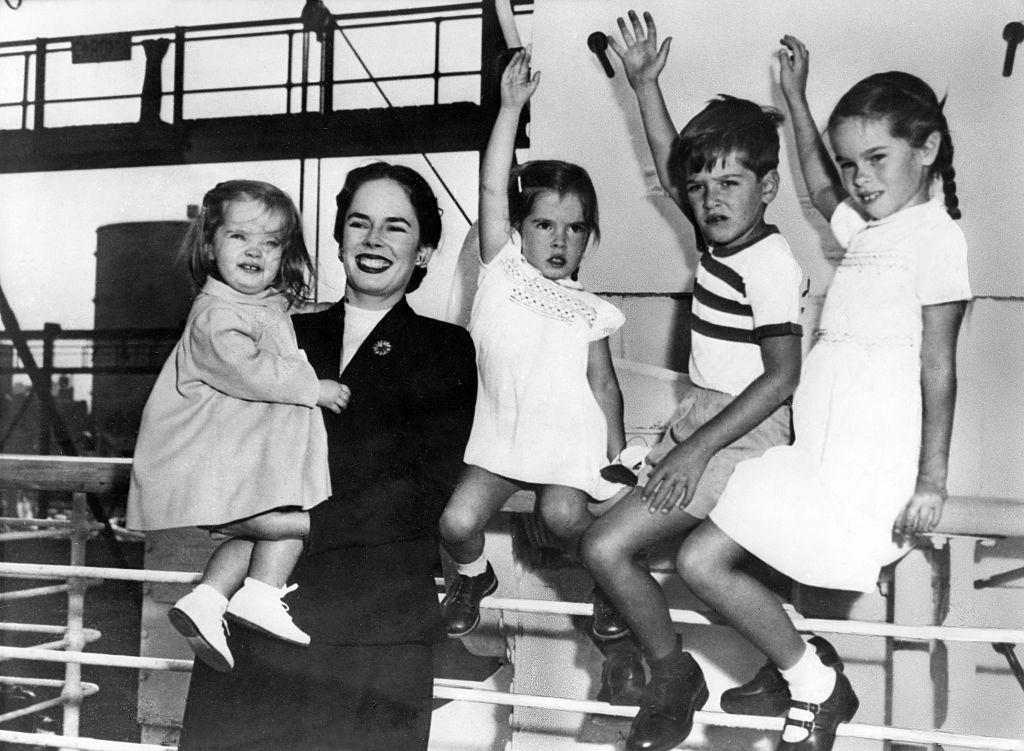  Oona O’Neill, wife of Charlie Chaplin with their children Victoria, Josephine, Michael, Geraldine- 1952 | Photo by ullstein bild/ullstein bild via Getty Images