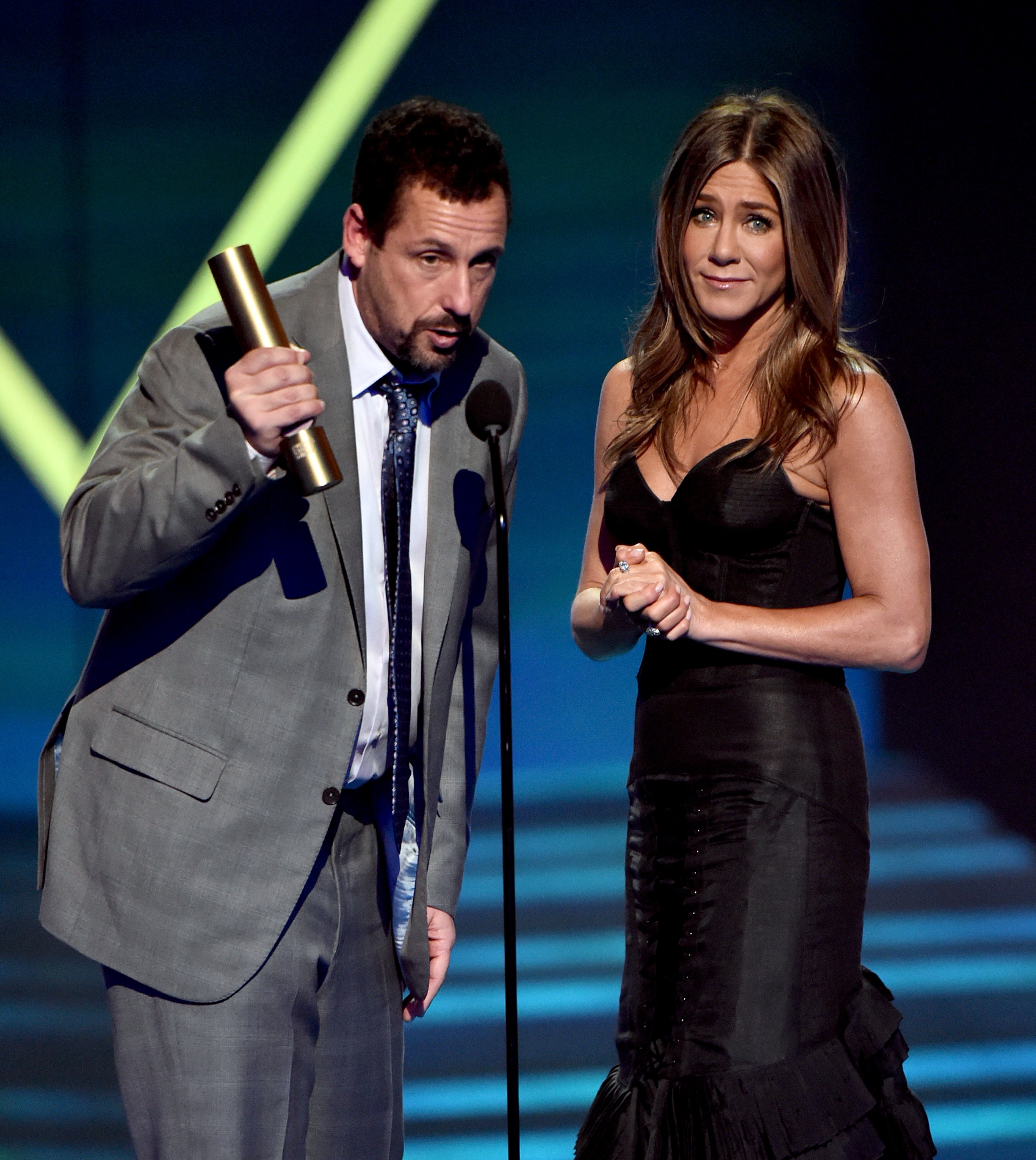 Adam Sandler and Jennifer Aniston accept the Comedy Movie of 2019 Award at the E! People's Choice Awards, 2019 | Photo: Getty Images 