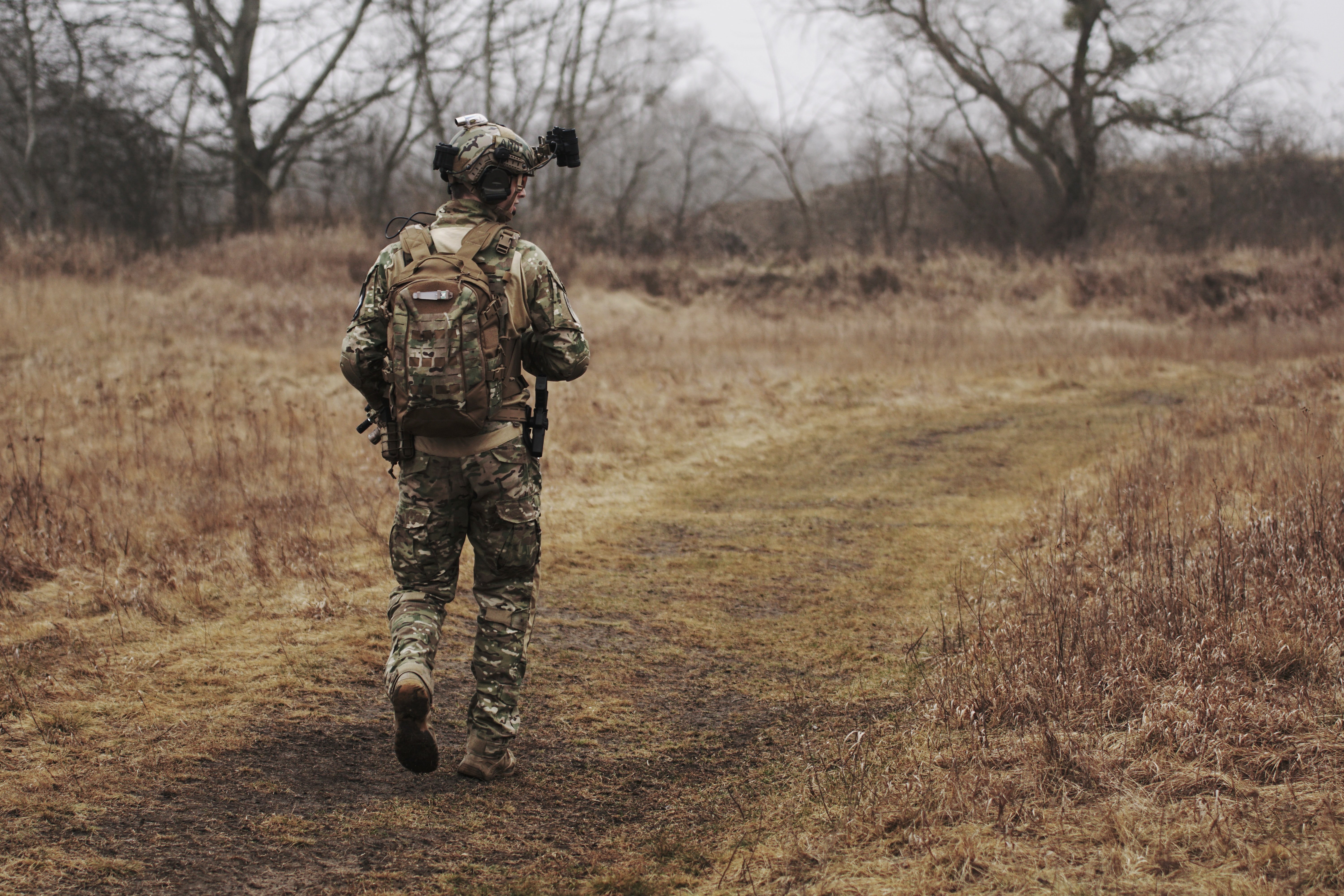 A solider walking alone | Source: Unsplash.com